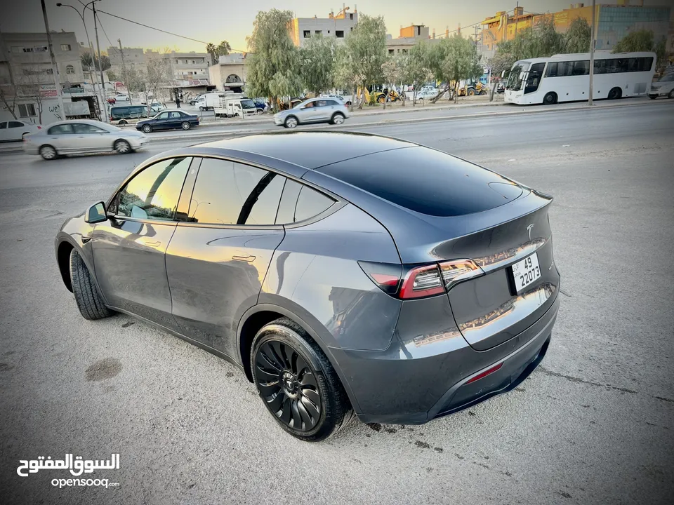 TESLA MODEL Y 2022 LONG RANGE بسعر مميز