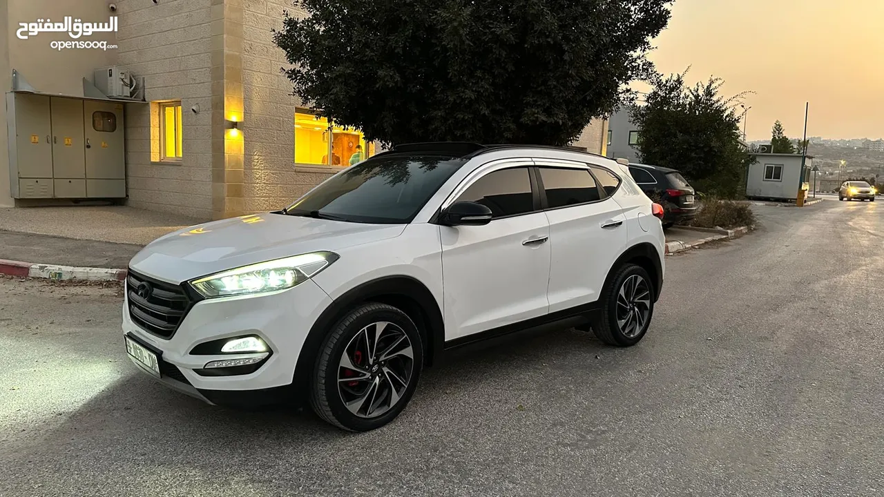 هيونداي توسان 2018  فل الفل مسكررر اضافات بحالة الوكاله