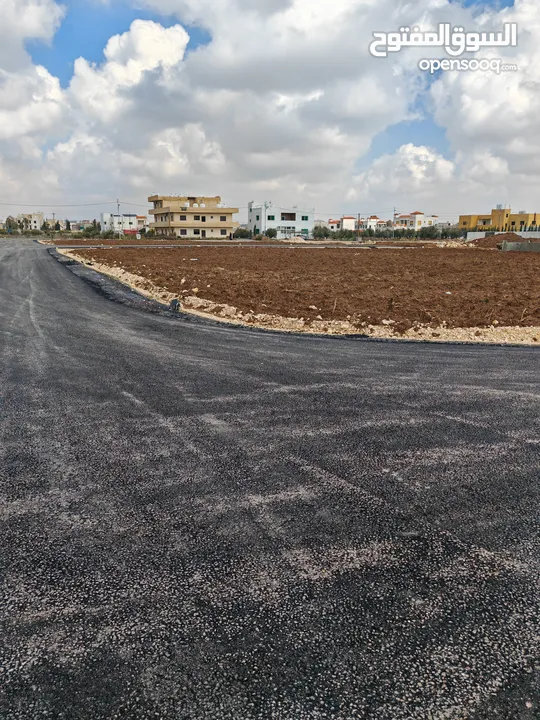 فرصة سكنية استثمارية قطع أراضي في منطقة الروضة ناعور قبل بلدية حسبان سكن ج مساحات متنوعة وموقع مميز