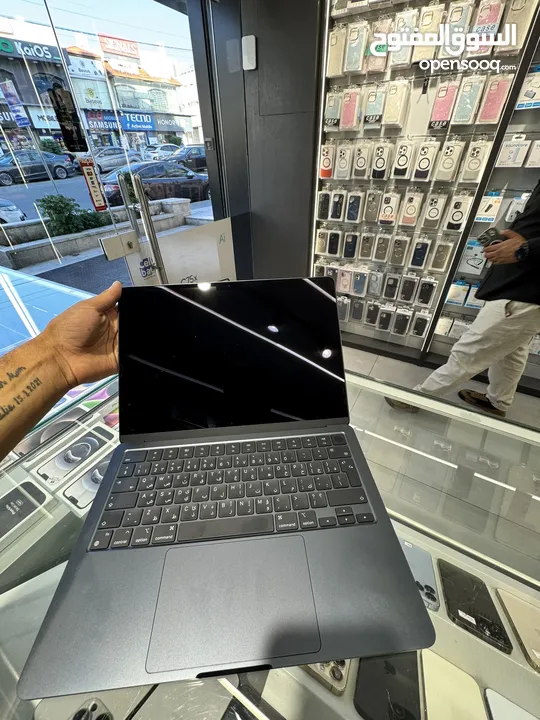 MACBOOK AIR M3 13 INCH UESD 16RAM 256GB