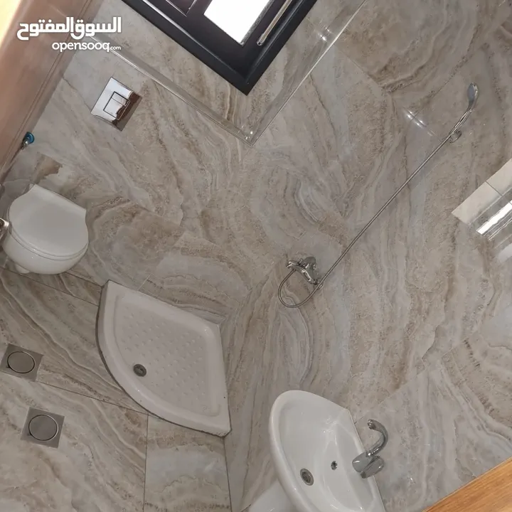 شقة سكنية للبيع مساحة 150 متر كوشان طابو سلطة ثلاث غرف نوم/ صالون وصالة منفصلين حمام عدد 3 برند
