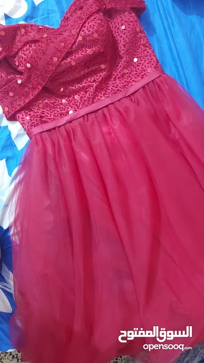 فستان مهر ينفع للمدعوات همين... نفش لون احمر