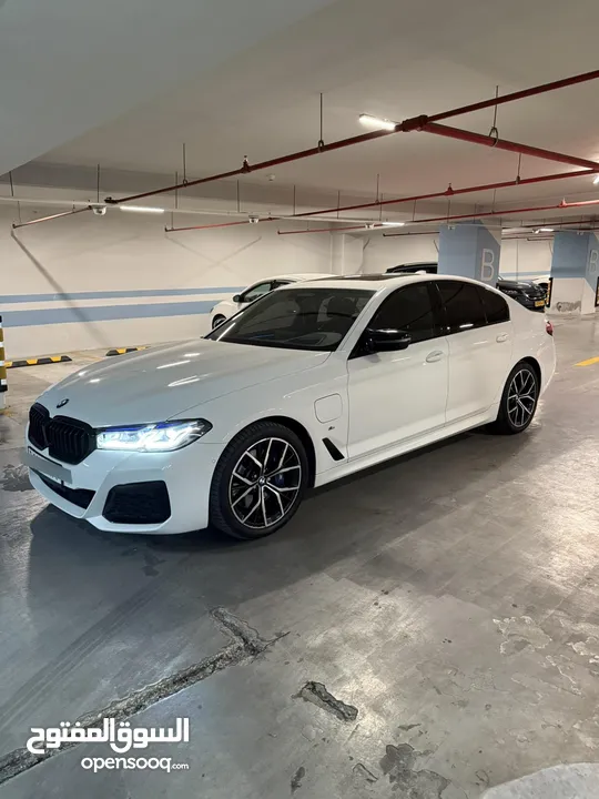 BMW 530e 2021 M بنزين+كهرباء هايبرد بسعر المغري المنافس على الكاش فقط(تبديل مرفوض)