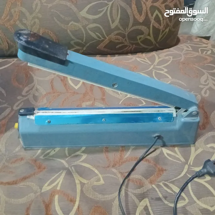 مكبس النايلون الأصلي لحفظ الاطعمه وبقاىها طازجه مستخدمه فتره بسيطه