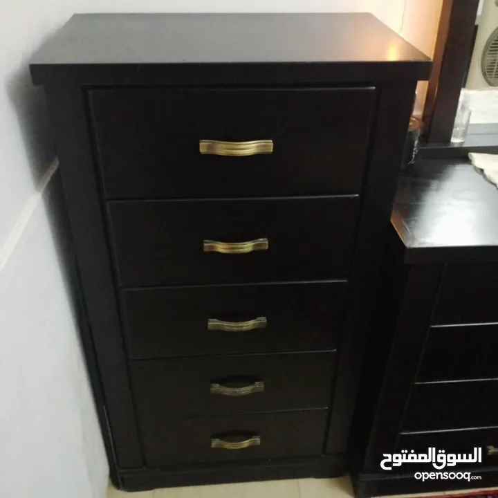 غرفة نوم نظيفة 6 قطع للبيع