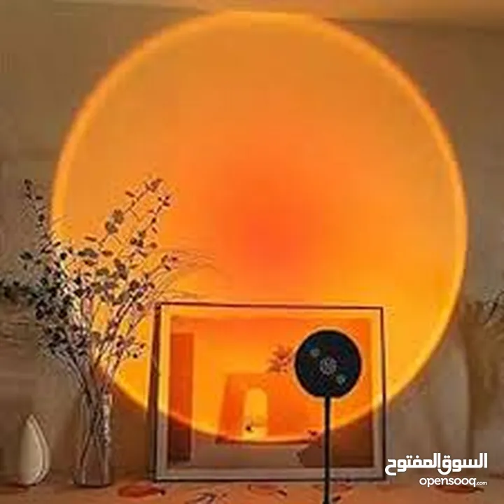 برجكتور  منظر  ديكور اضاءه انعكاس  ضوء غروب الشمس او القمر على الجدران و التبديل الى 6 الوان مختلفه