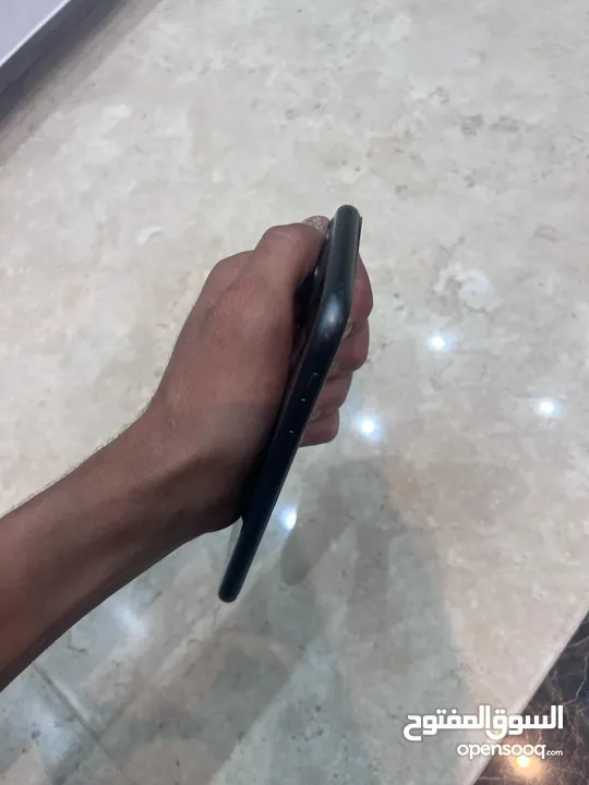 iPhone 11  بسعر مغري