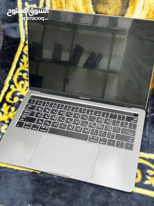 MacBook Pro A1706 core i7 16gb ram Touch bar Ratina Display