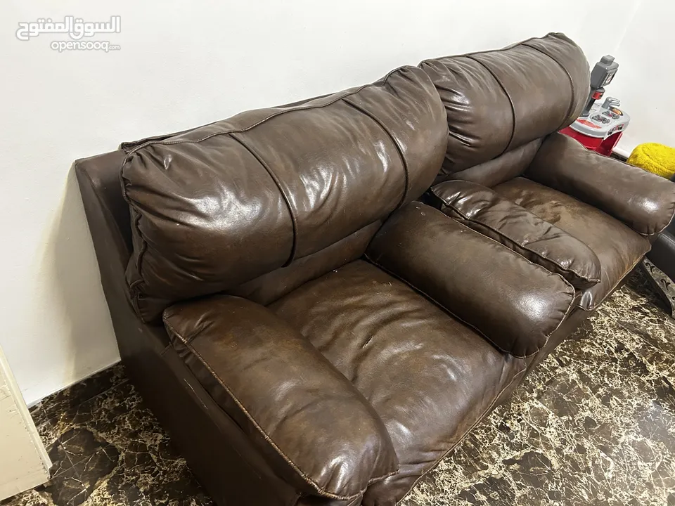 كنبايه عدد 2 جلد بني محروق