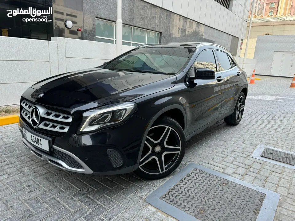 مرسيدس بنز GLA250 خليجي بحاله جيده جدا ولا تحتاج أي مصاريف  عداد 198000كم دهان المصنع ماعدا قطعتين