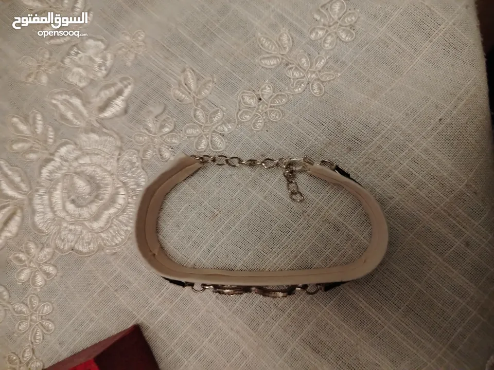 ساعة و أسوارة من نوع bovi. S