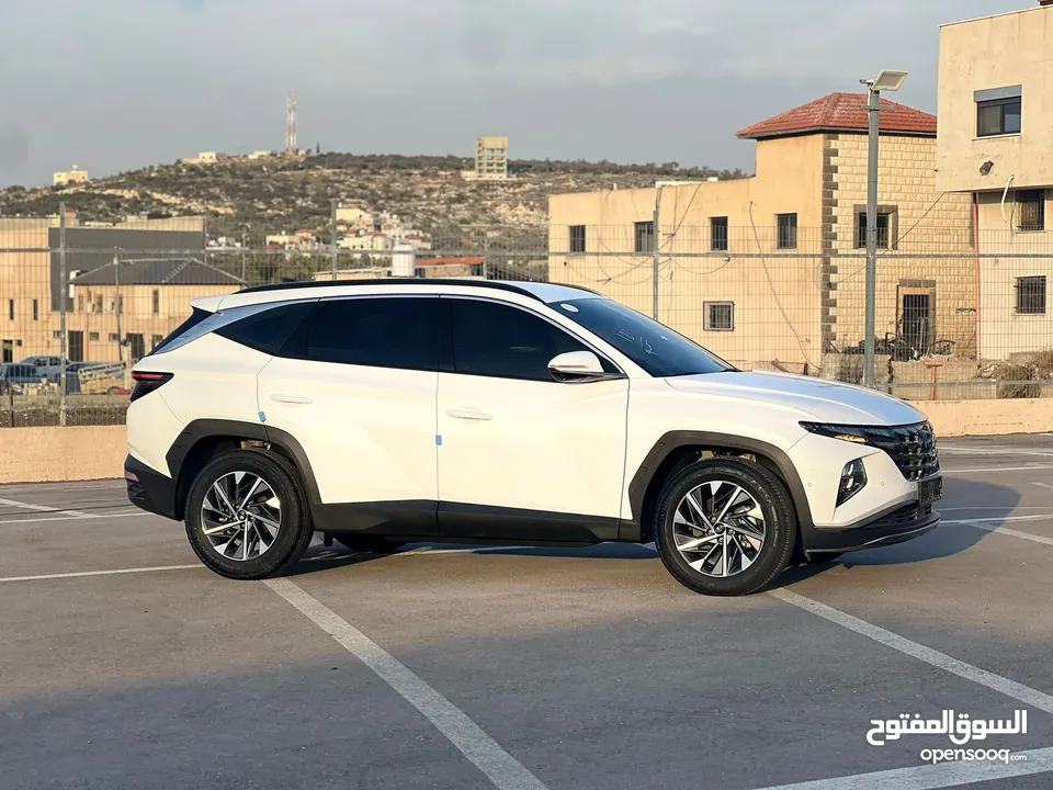 هونداي توسان /2022 فل الفل بدون فتحة سقف  2x4 ///240Hp بنزين + كهرباء  ( Haybrid) 1600cc