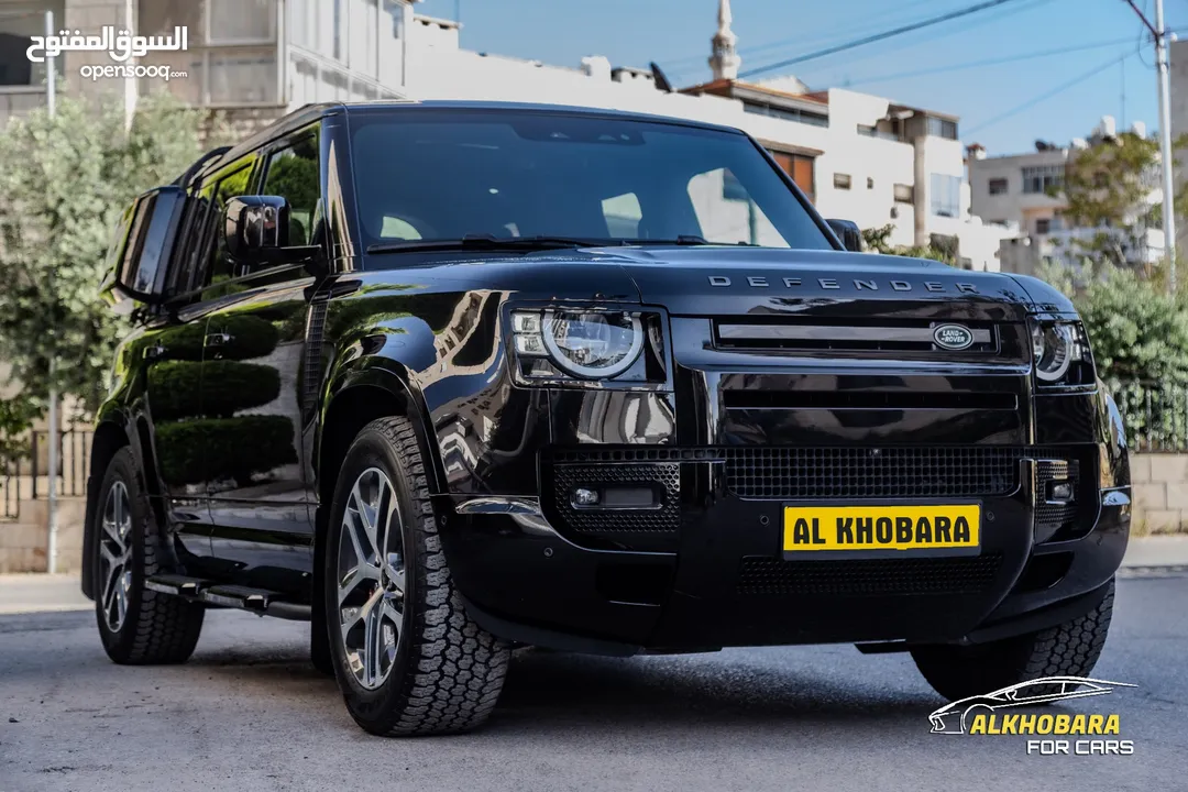 Land Rover Defender 2023 Plug in hybrid Black Package   عداد صفر  Zero Mileage