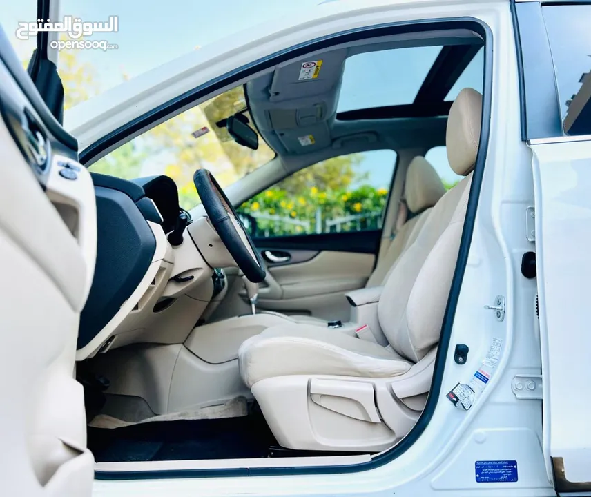 NISSAN XTRAIL 2015 WHITE GCC WITH SUNROOF