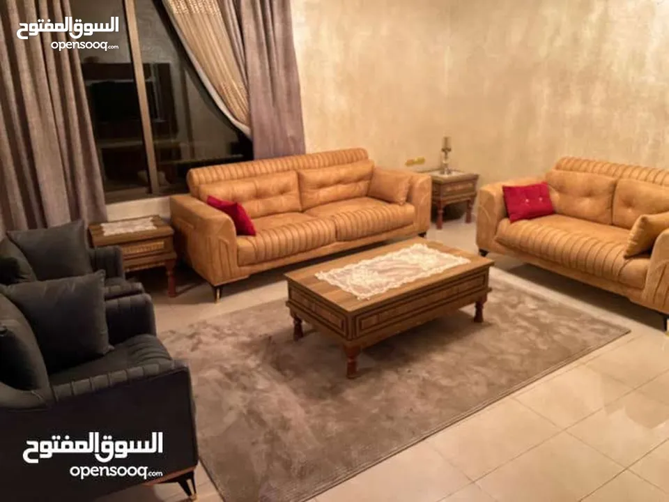 شقه للايجار شارع الجاردنز يوجد خيارات اخرى Apartment for rent, Al-Jardins Street. There are other op