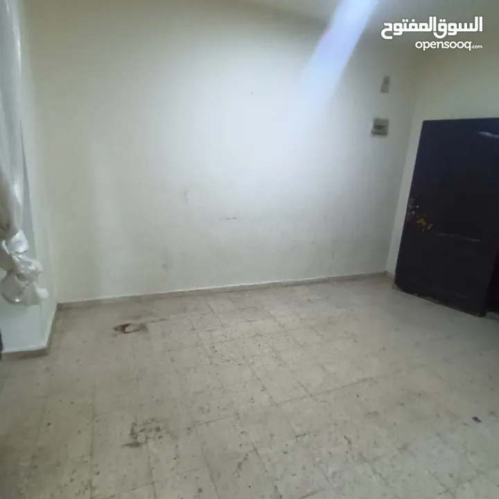 شقه للايجار في القويسمه  جبل الحديد بقرب من مسجد أبو انشيش