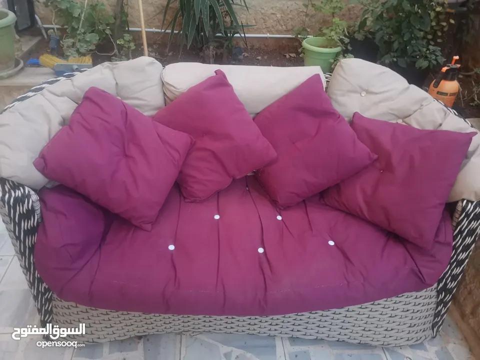 طقم راتان 5 مقاعد مستعمل بحالة الجديد