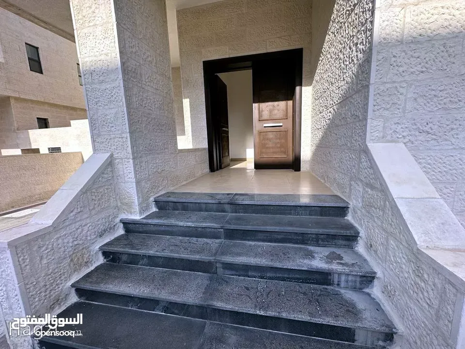 فيلا مستقلة في طريق المطار ( Property ID : 35250 )