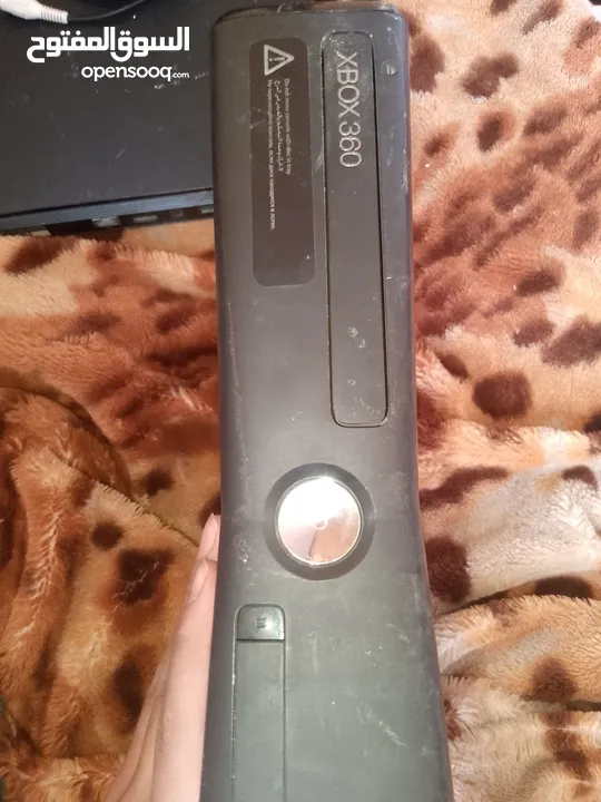 Xbox 360 للبيع أقرا الوصف