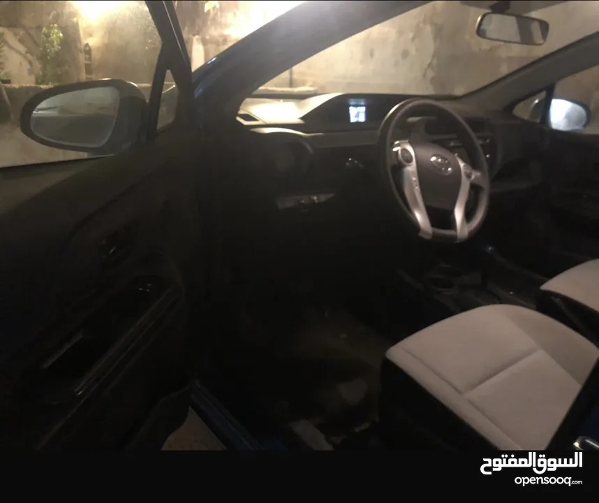 Toyota- Prius C - 2015