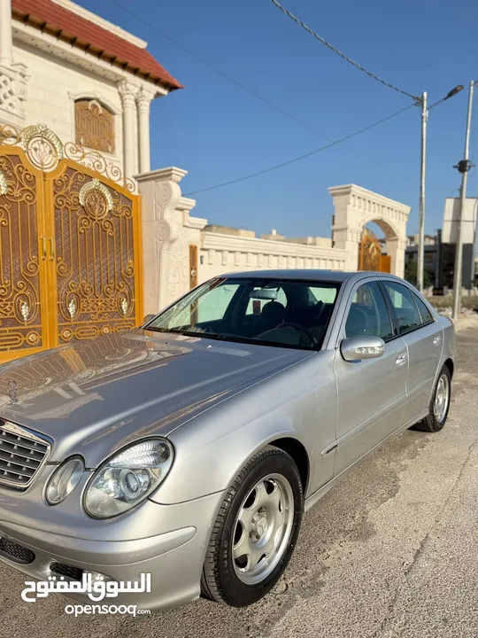 مرسيدس 2004 E200