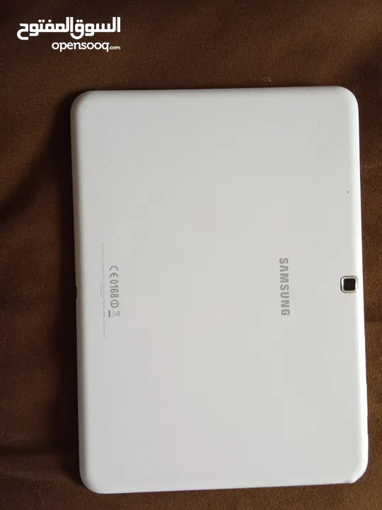 deux tablette Samsung tab 4 et archos 101 e neon plus chargeur original