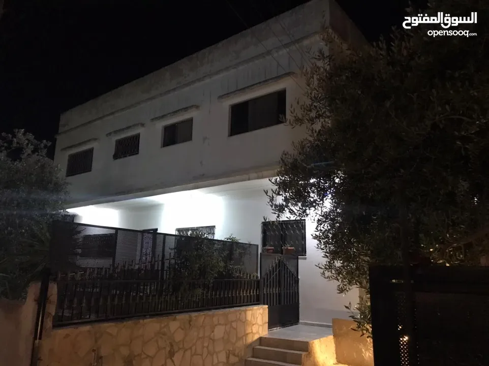 عمارة من 3 شقق مساحة 320 م وارض فارغة ياجوز منطقة الرشيد حي جعفر قرب اخر موقف للباصات