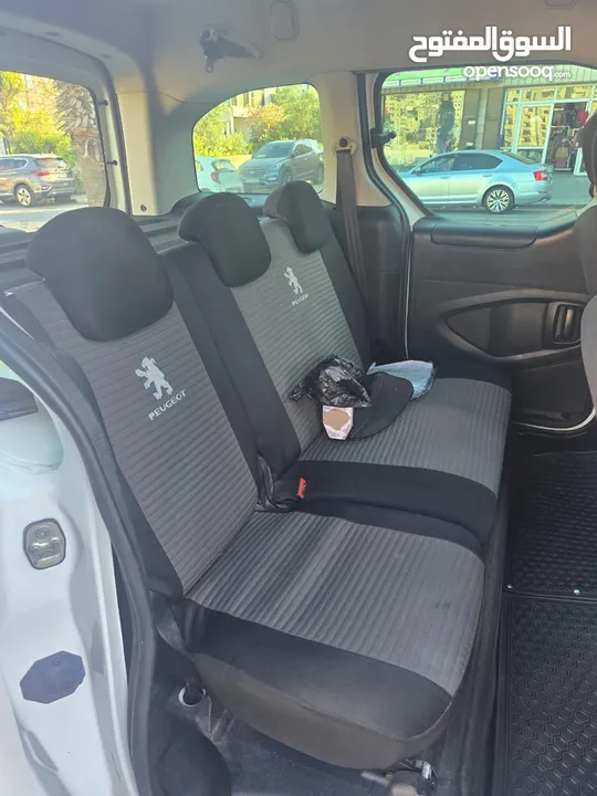 citroen berlingo سيارة مرتبة و نظيفة
