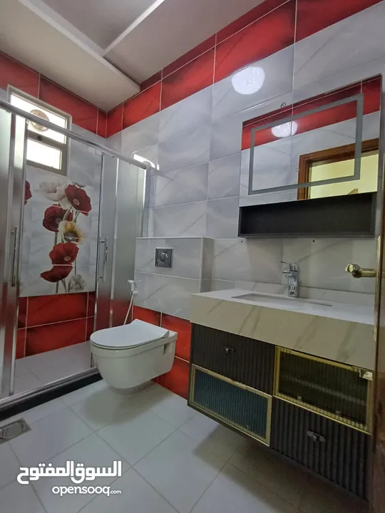 شقة فاخرة للبيع الخامسة ط2هندسي 140 م + كراج وتراس