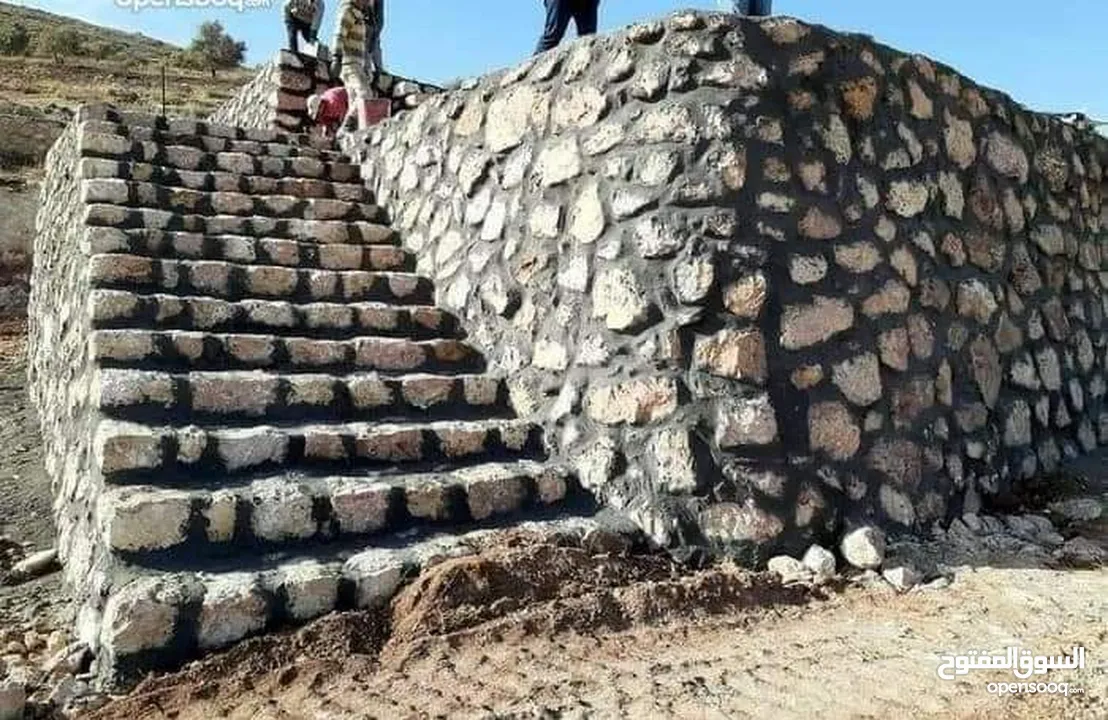 بناء برك سباحة والبيوت الريفية وشلالات والاسوار تشيك الأراضي وبناء الشاليهات تنسيق الحدائق شلالات