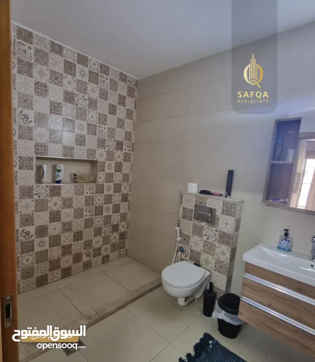 شقة للبيع بموقع مميز قريب لوسط البلد  مع اطلالة