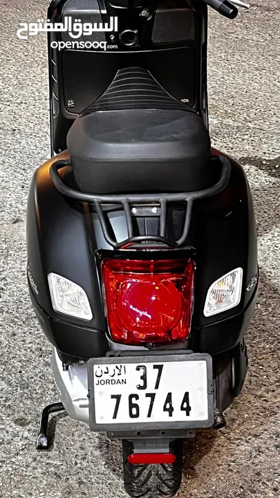Vespa gets sport 300