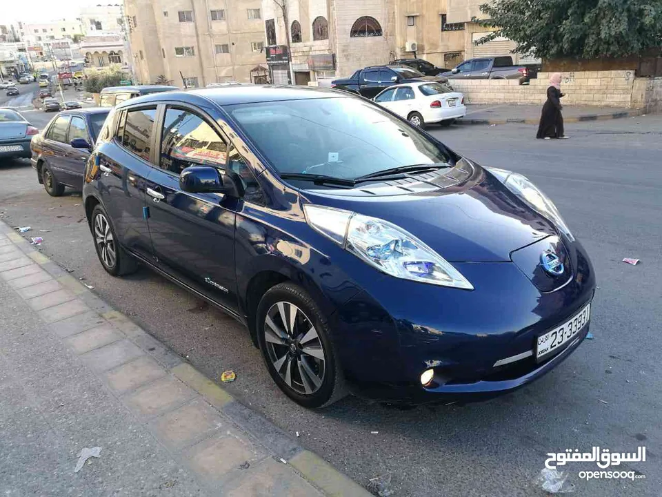 نيسان ليف للبيع