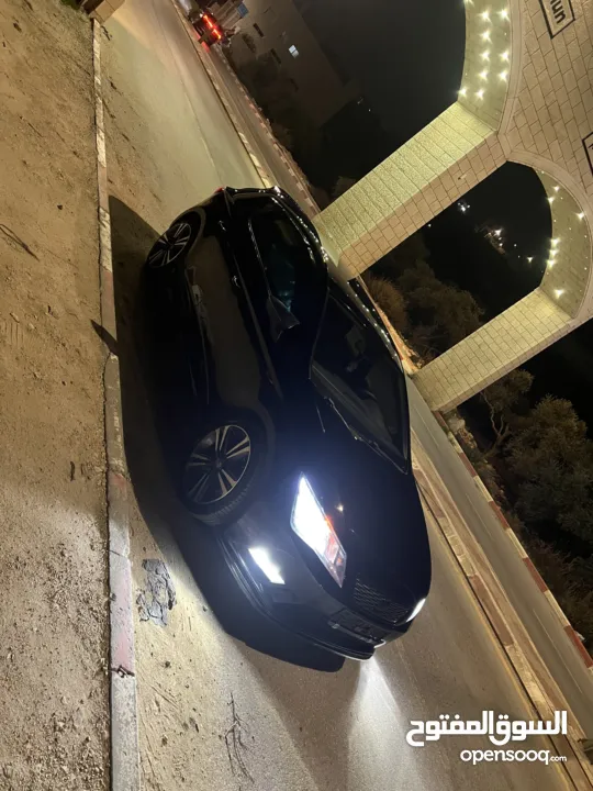 سيات ليون ( أوتماتيك ) 2016 مميزة وبحالة الوكالة