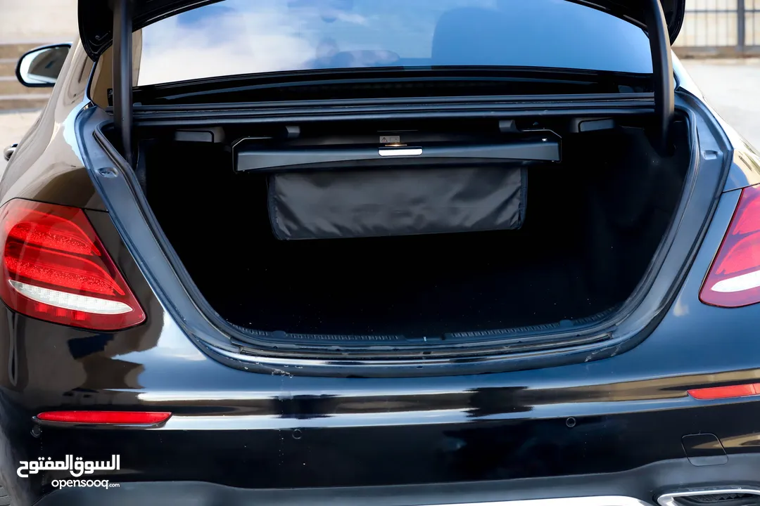 مرسيدس E220d ديزل بوضع الشركة صيانة شاملة