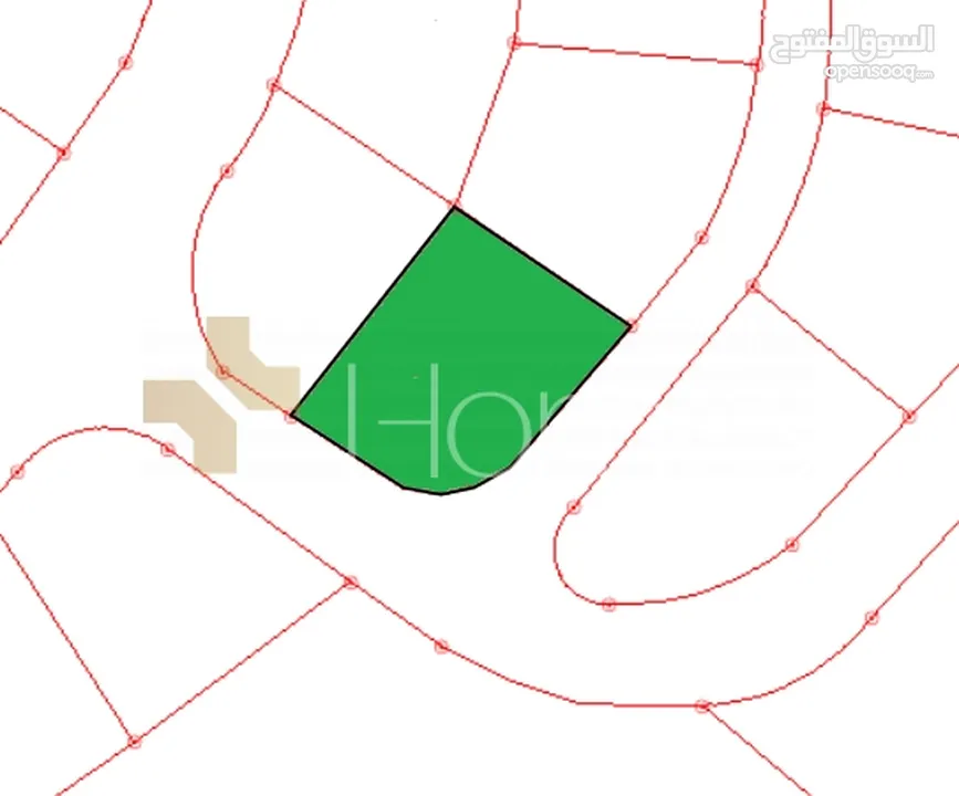 ارض على شارعين تصلح لبناء اسكان  للبيع في عبدون بمساحة 721م