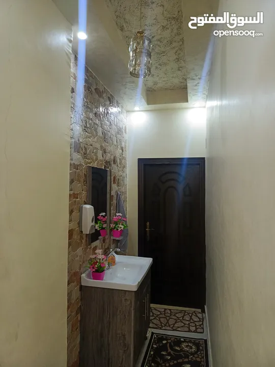 منزل مستقل للبيع السلط الصافح بجانب مسجد حفصه ومدرسة آمنه بنت وهب