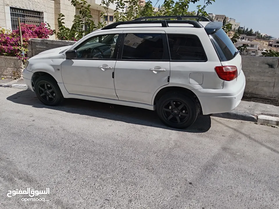 ميتسوبيشي اوتلندر