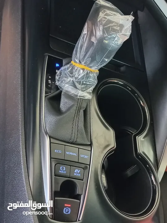 TOYOTA CAMRY HYBRID LITHIUM LE 2020 (تويوتا كامري هايبرد 2020 ليثيوم LE )