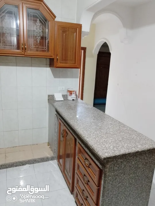 شقه طابق ارضي مدخل مستقل ليست تسويه للبيع الحي الشرقي