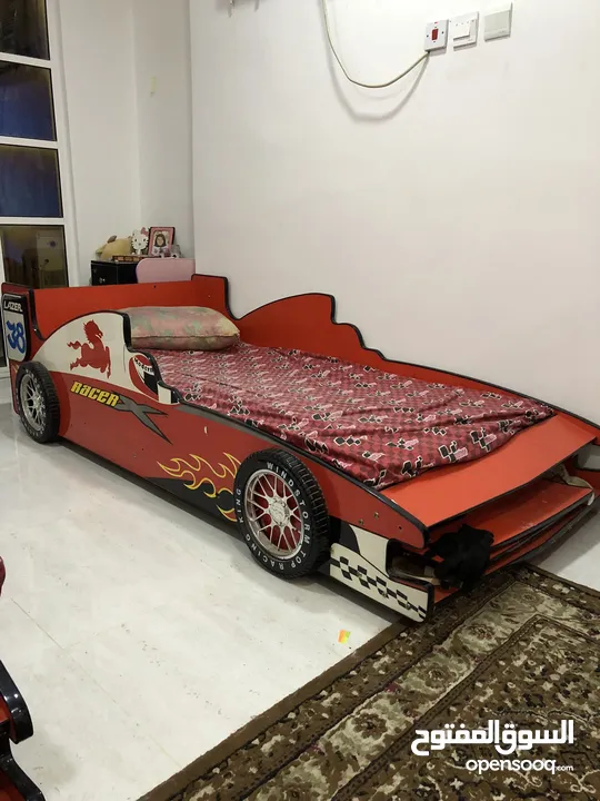 غرفة نوم اطفال شبه جديدة للبيع مع مكيفات