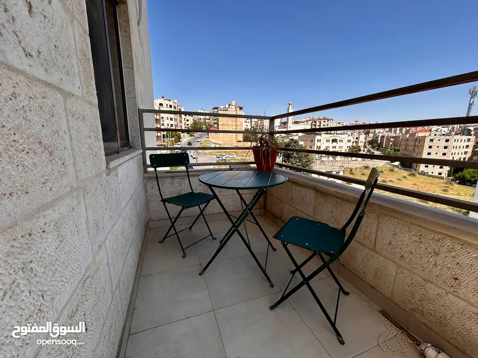 شقة مفروشة فاخرة لم تسكن بعد ضاحية الرشيد/ خلف الجامعة الاردنية من المالك مباشرة