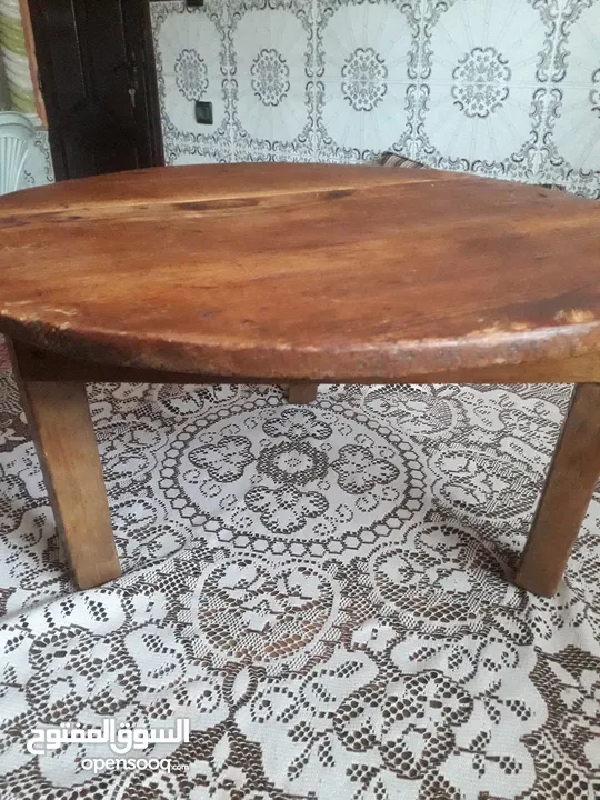 طاولة خشبية قديمة (منذ1900)