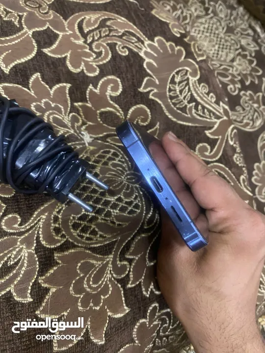 سامسونج  A55 5g وكاله كما موضح بصور للبيع او البدل علا ايفون ودفع فرق مني معو شاحن الاصلي سريع جدآ..