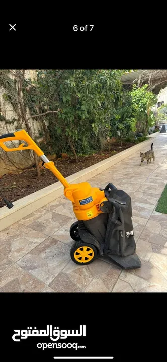 مكنسة ورق كهربائية ميجا 3000 واط الماركة Mega Professional Power Tools. بحالة الوكالة