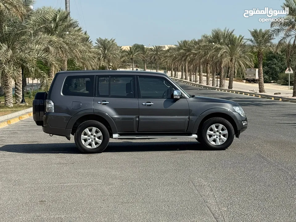 Mitsubishi Pajero GLS 2016 (Grey)