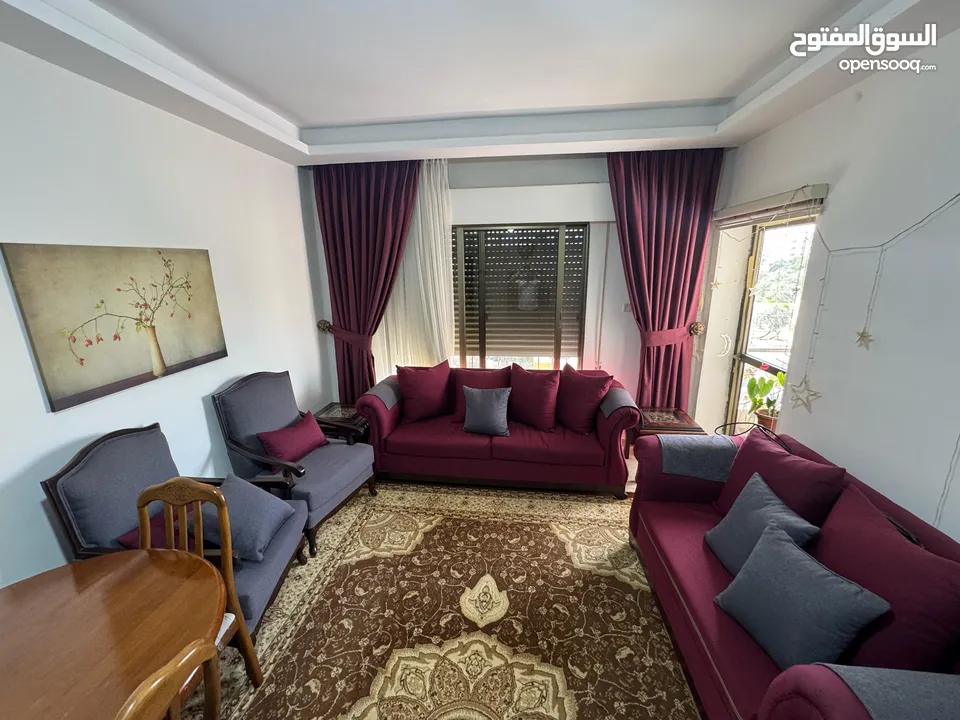 طقم كنب مع مفردتين