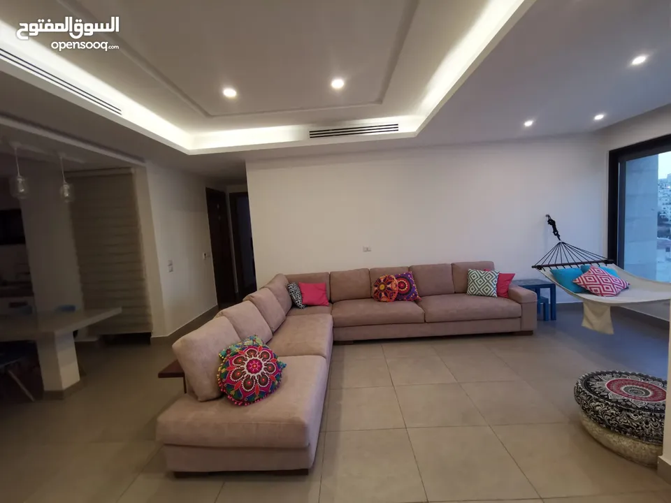 شقة مفروشة مطلة بعمارة حديثة راقية للايجار في عبدون Beautiful furnished apartment for rent in Abdoun