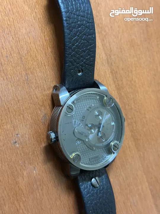 ساعة ديزل شريتها من امريكا 1300 دولار بس صار معي ظرف بدي ابيعها 800