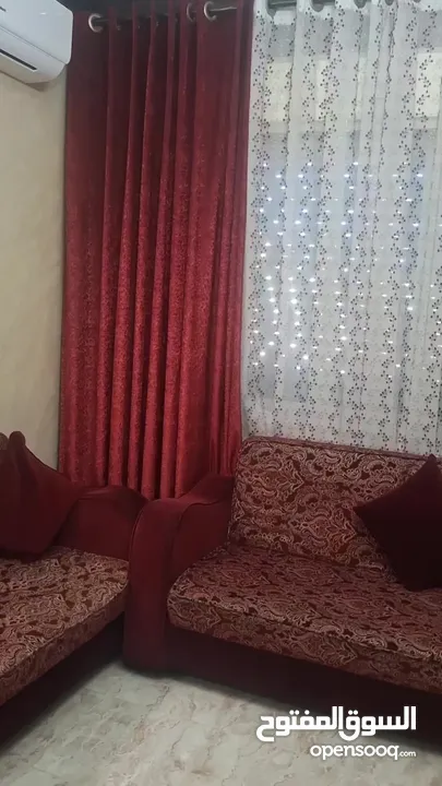 بيع كنب وبرادي وطاولة شاشة